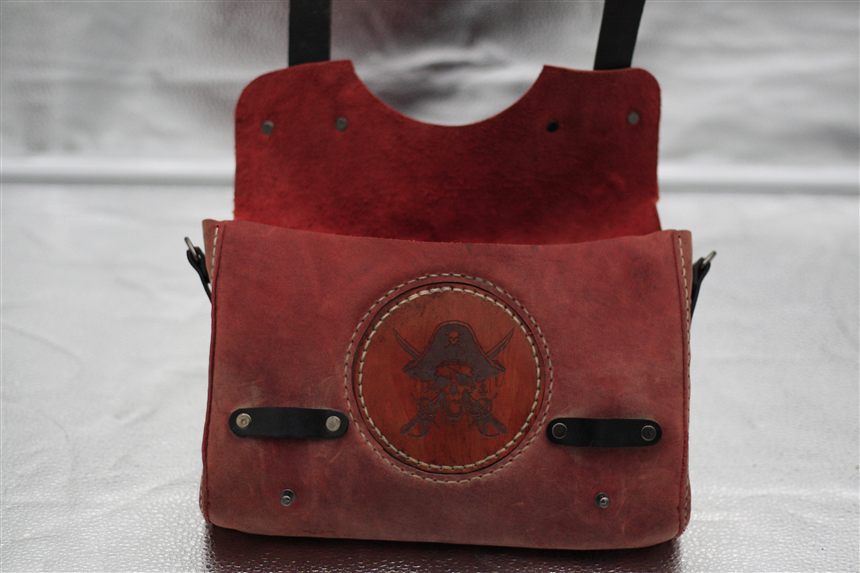 Pirate skull shoulder bag